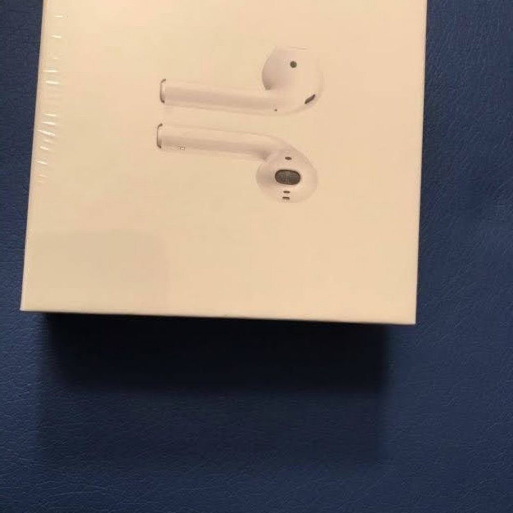 2nd gen Apple Airpods